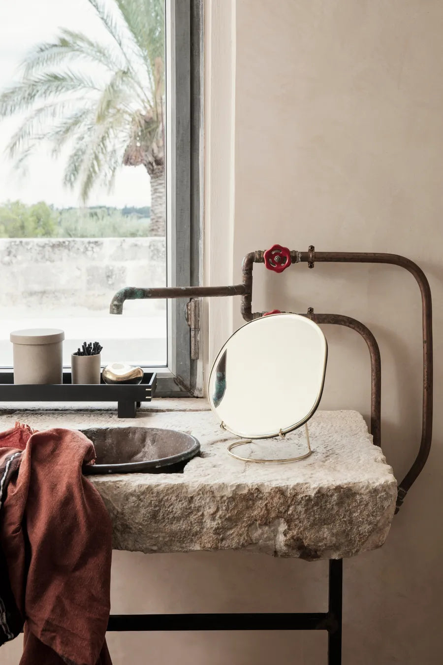 Pond Table Mirror, mässing från Ferm Living - 2 - Jacobsen Plus