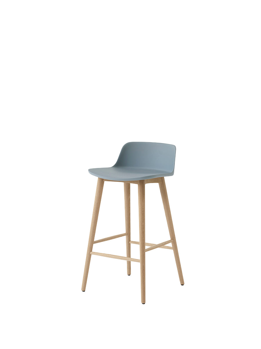 Rely HW118 barstol för köksbänk, ek från &Tradition - Light Blue - Jacobsen Plus