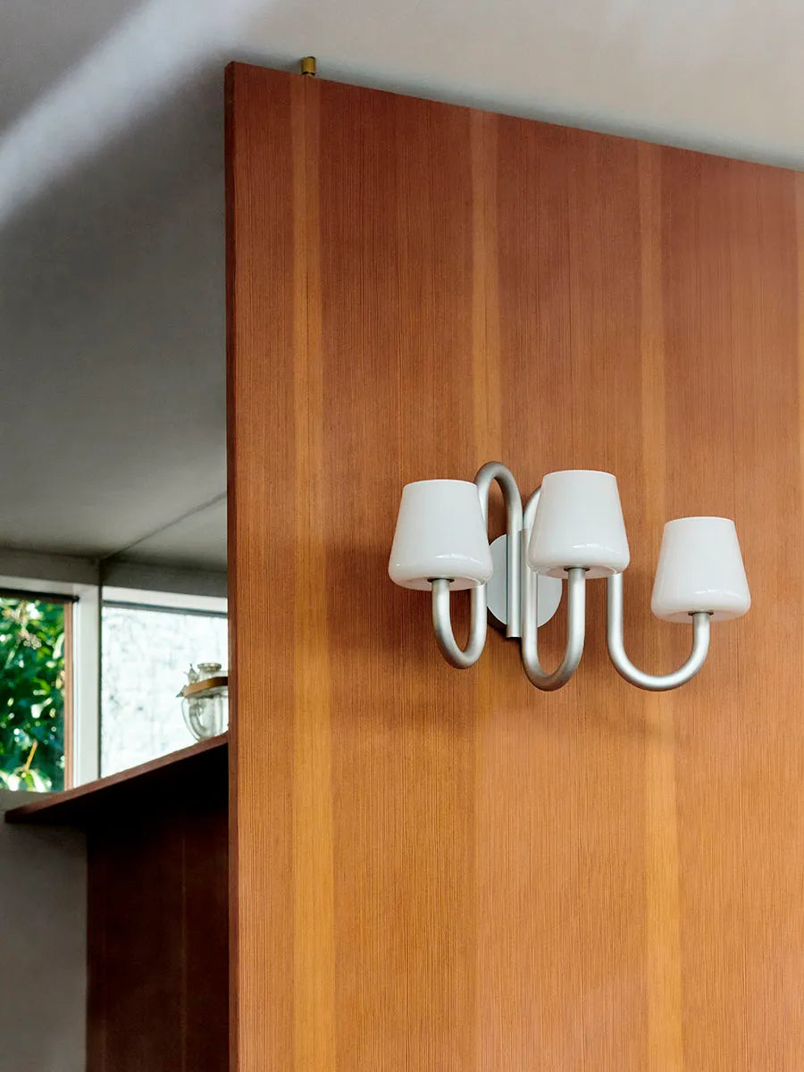 Apollo Vägglampa, vit opalglas från Hay - 3 - Jacobsen Plus