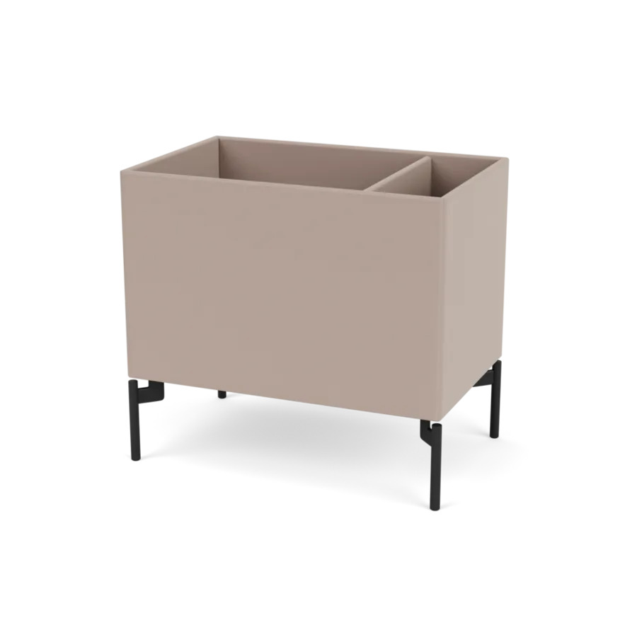 Planteringslåda B46,8 cm D30, inkl. ben från Montana - Mushroom / Black - Jacobsen Plus