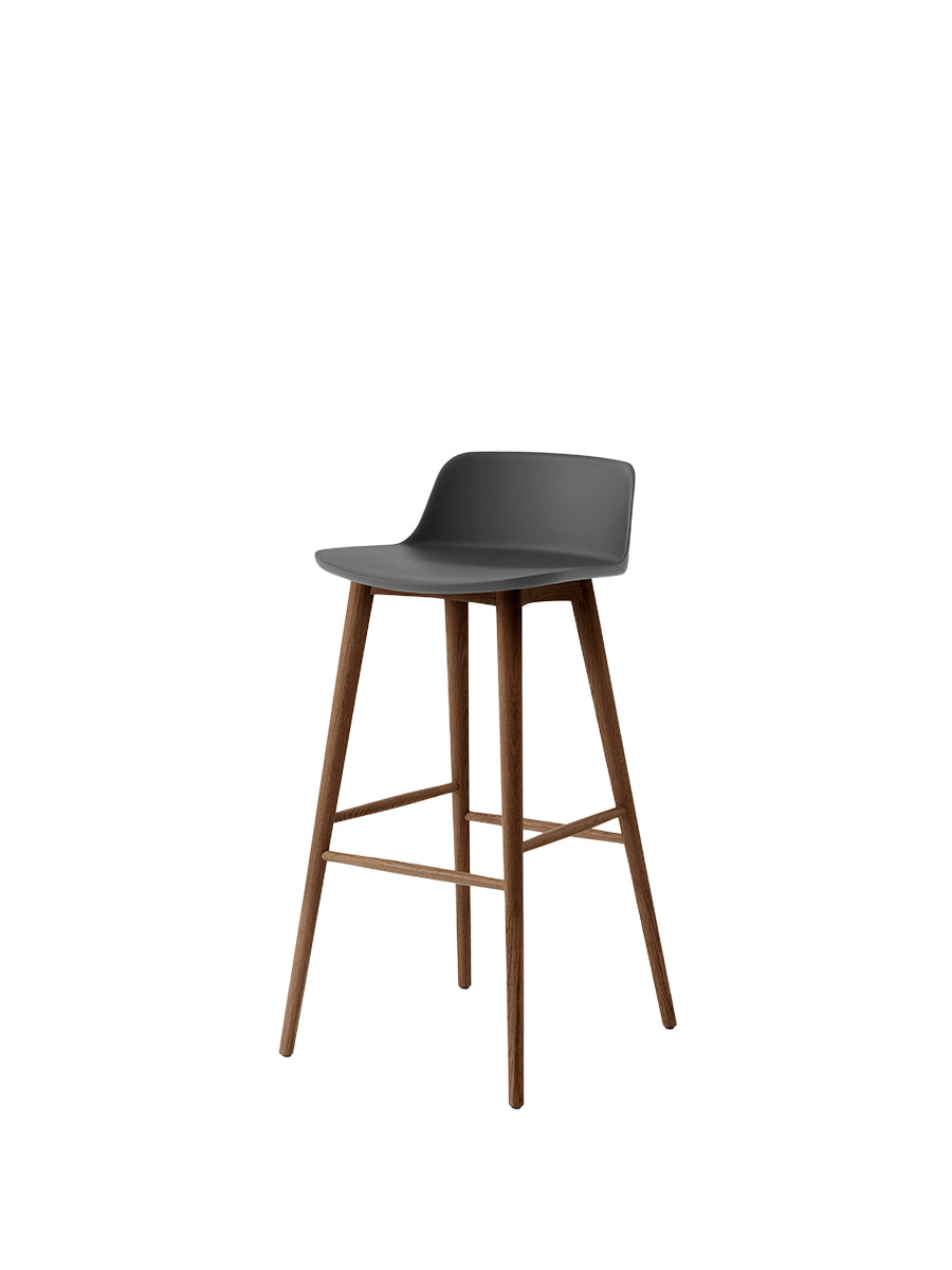 Rely HW123 barstol, valnöt från &Tradition - Stone Grey - Jacobsen Plus