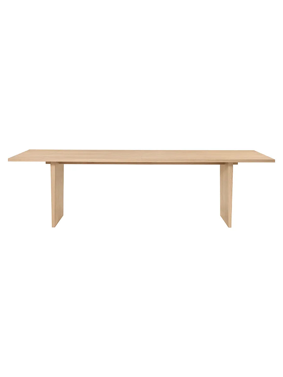 Private Matbord, 260x100 cm från GUBI - Light Stained Oak - Jacobsen Plus