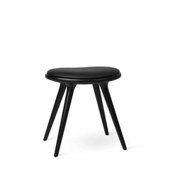 Low Stool, svartbetsad bok, svart Ultra-läder, 47 cm pall från Mater