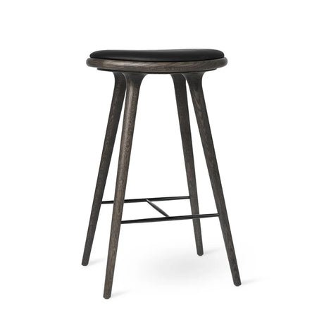 High Stool, Sirka grå ek, svart Ultra läder, 74 cm hög barstol från Mater - 1 - Jacobsen Plus
