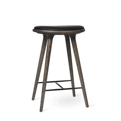 High Stool, Sirka grå ekträ, svart Ultra läder, 69 cm låg barstol från Mater
