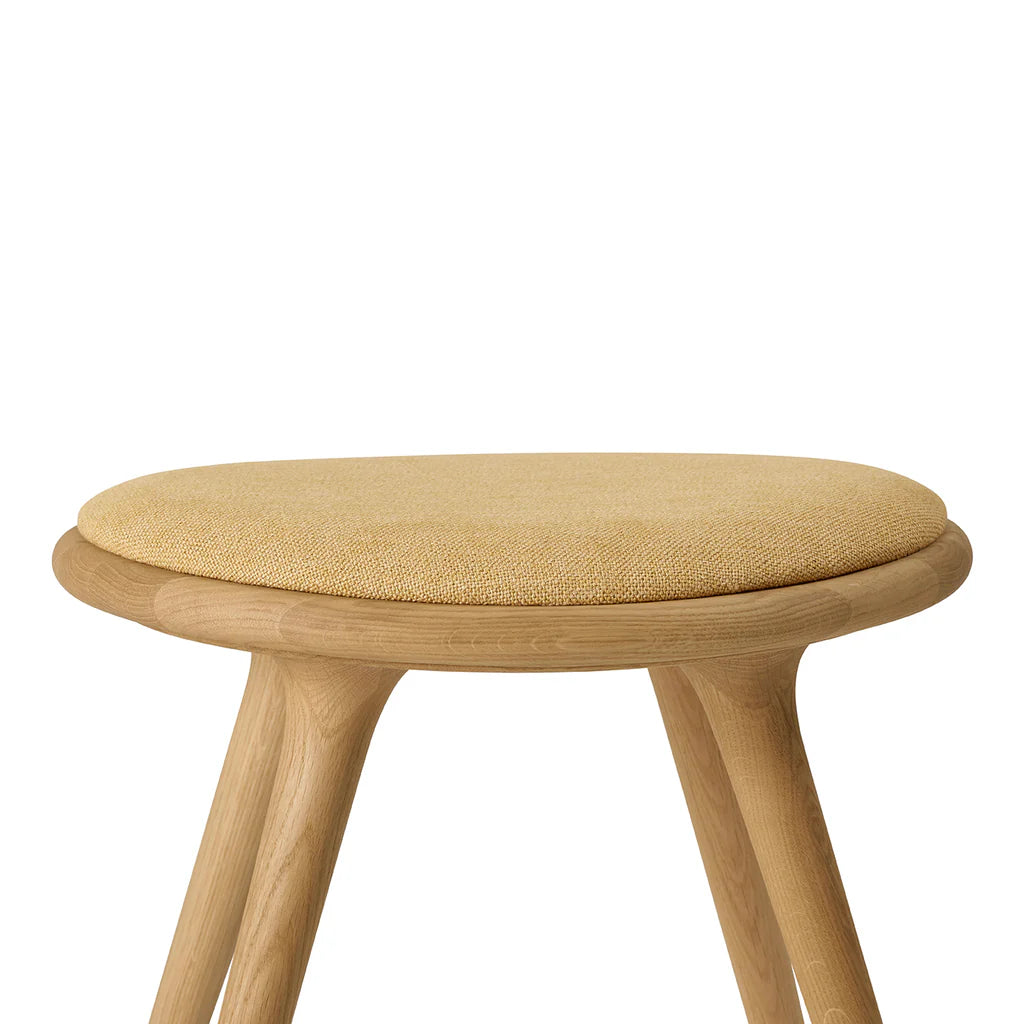 Low Stool, oljad ek, Kvadrat Clay 0007, 47 cm pall från Mater