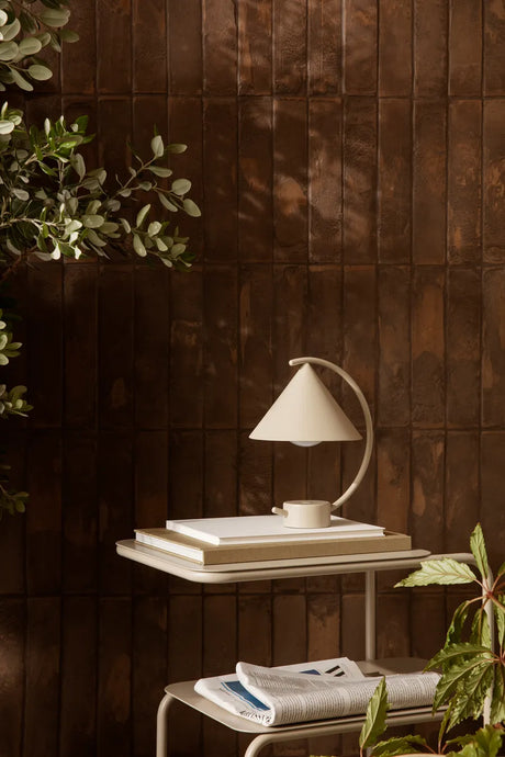 Level sidobord från Ferm Living - Olive - Jacobsen Plus