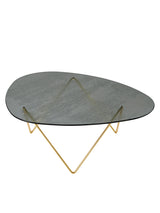 Pedrera soffbord, rökfärgat strukturerat Glas från GUBI - Brass - Jacobsen Plus