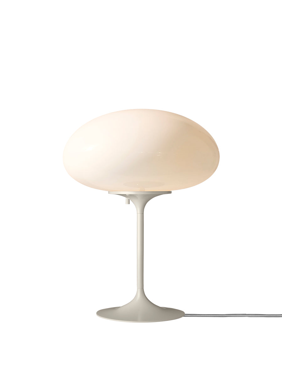 Stemlite opal bordlampa från GUBI - Pebble Grey - Jacobsen Plus