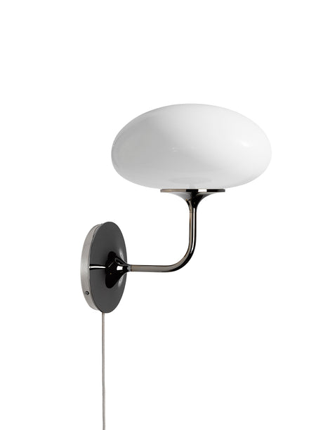 Stemlite opal vägglampa från GUBI - 2 - Jacobsen Plus