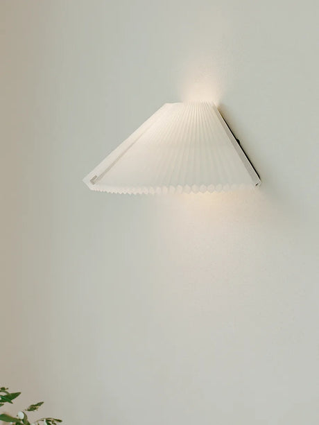 Nebra Vägglampa från New Works - 3 - Jacobsen Plus