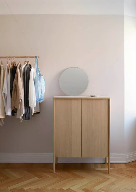 Skagerak Jut High Cabinet från Fritz Hansen - Oljad eg - Jacobsen Plus