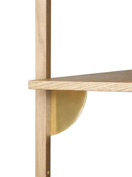 Sector Shelf S/N från Ferm Living - Ek m-svart messing - Jacobsen Plus