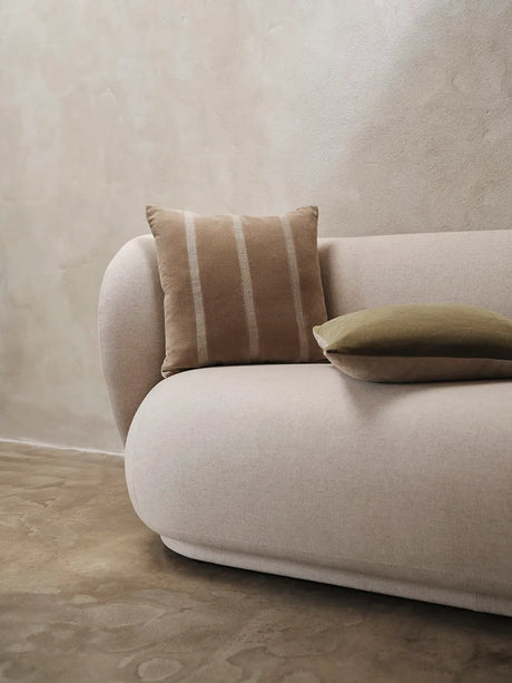 Senti Stripe-kudde från Ferm Living - Carob Brown - Jacobsen Plus