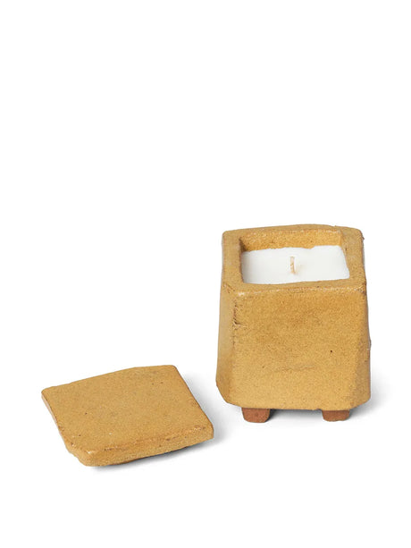 Kurinu Scented Candle från Ferm Living - Honey - Jacobsen Plus