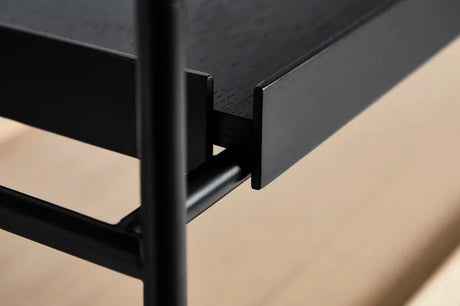Tray Shelf, låg från Woud - Black: 2 wide - Oak: 1 short - Jacobsen Plus