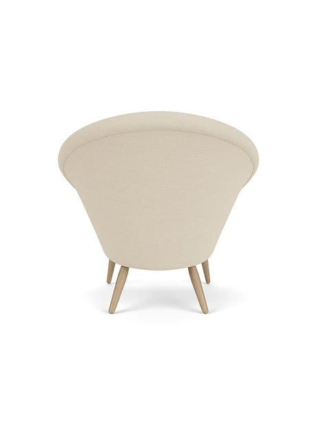 Oda Lounge fåtölj från Audo Copenhagen - Ek - Hallingdal 65 110 - Jacobsen Plus