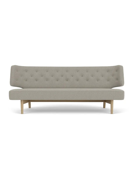 Radiohus Soffa P2 från Audo Copenhagen - Ek - Hallingdal 65 200 - Jacobsen Plus