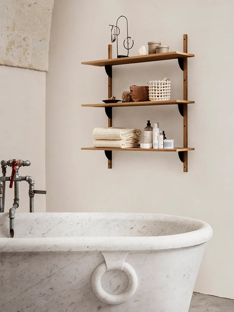 Sector Shelf T/W från Ferm Living - Ek m-messing - Jacobsen Plus