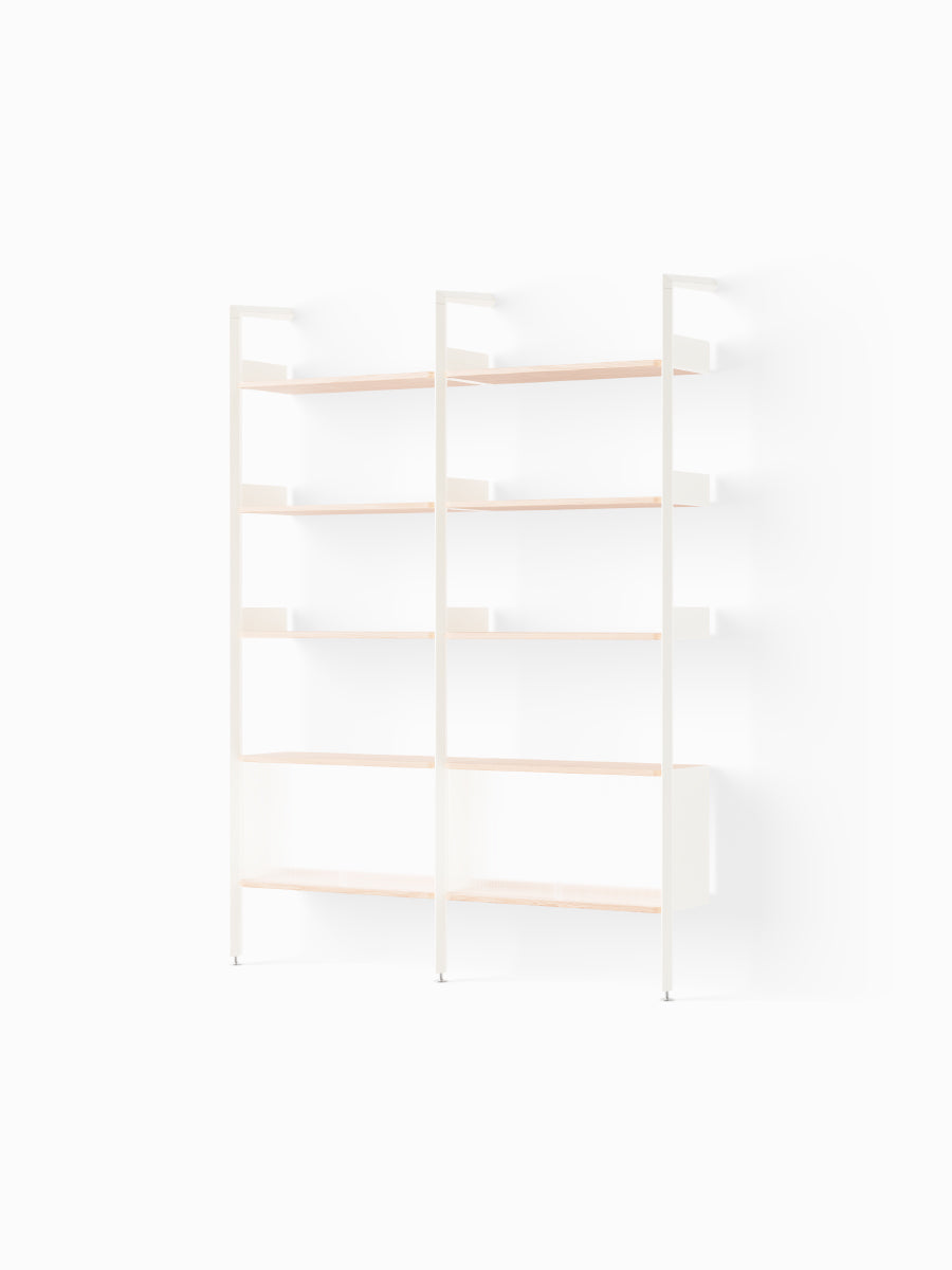 Rombe, Configuration E från &Tradition - Alabaster w. Lacquered Oak shelves - Jacobsen Plus