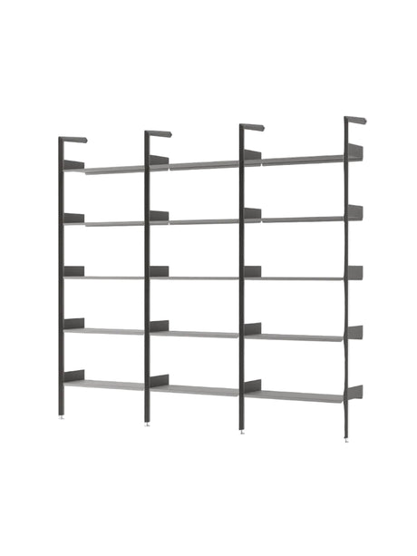 Rombe, Configuration F från &Tradition - Alabaster w. Alabaster shelves - Jacobsen Plus