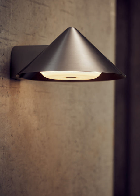 Grasp Vägglampa från Frandsen - Matt black - Jacobsen Plus