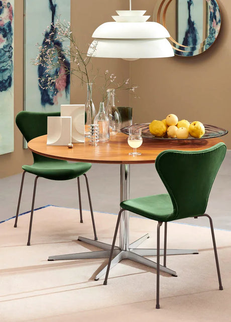 3107 Stol, helt klädd i sammet av Arne Jacobsen - Autumn red - Jacobsen Plus