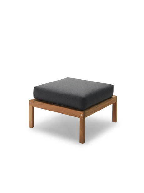 Skagerak Virkelyst Sittpuff, Kolgrå från Fritz Hansen - Jacobsen Plus