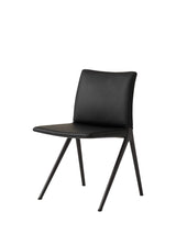 Kape IF7 Matstol från &Tradition - Warm Black m. Noble Leather Black - Jacobsen Plus