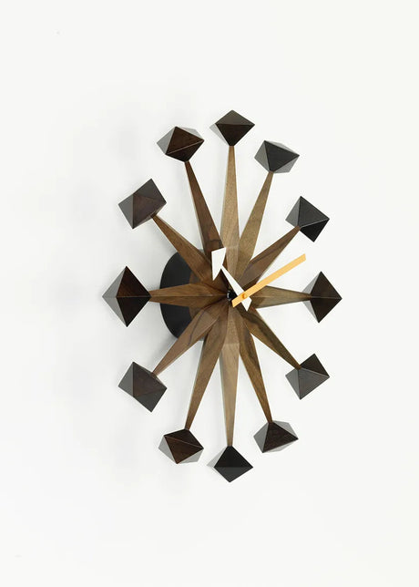 Polygon Clock från Vitra - 2 - Jacobsen Plus