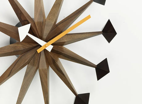 Polygon Clock från Vitra - 3 - Jacobsen Plus