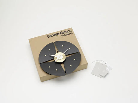 Petal Clock från Vitra - 4 - Jacobsen Plus