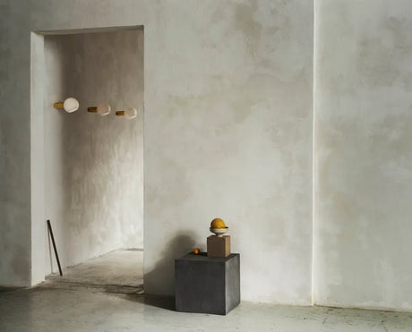 Donya Vägglampa från Anour - Gold brushed - Jacobsen Plus