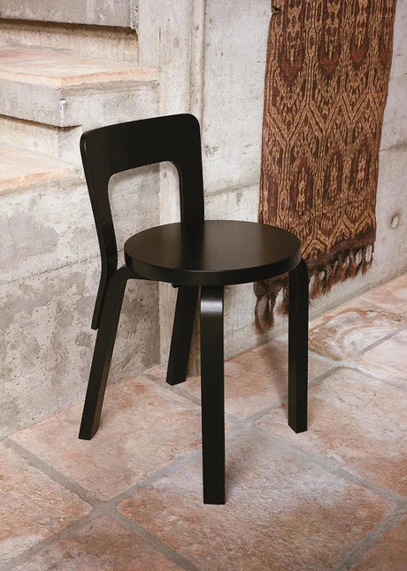 Chair 65 från Artek - Birk-Svart - Jacobsen Plus