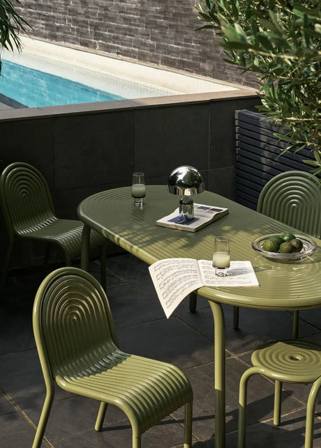 Groove sidostol från Tom Dixon - Moss - Jacobsen Plus