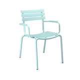 Alua matstol med armstöd från Houe - Ice Blue - Jacobsen Plus
