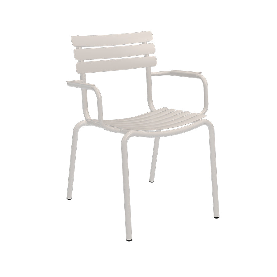 Alua matstol med armstöd från Houe - Muted White - Jacobsen Plus