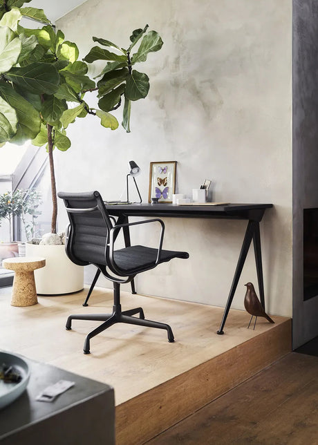 Aluminium Chair EA 117 Kontorsstol, svart läder från Vitra - 2 - Jacobsen Plus