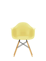 Eames Plastic Armchair DAW, lönnträ från Vitra - Citron - Jacobsen Plus
