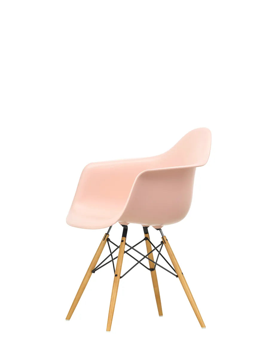 Eames Plastic Armchair DAW, lönnträ från Vitra - 15 - Jacobsen Plus