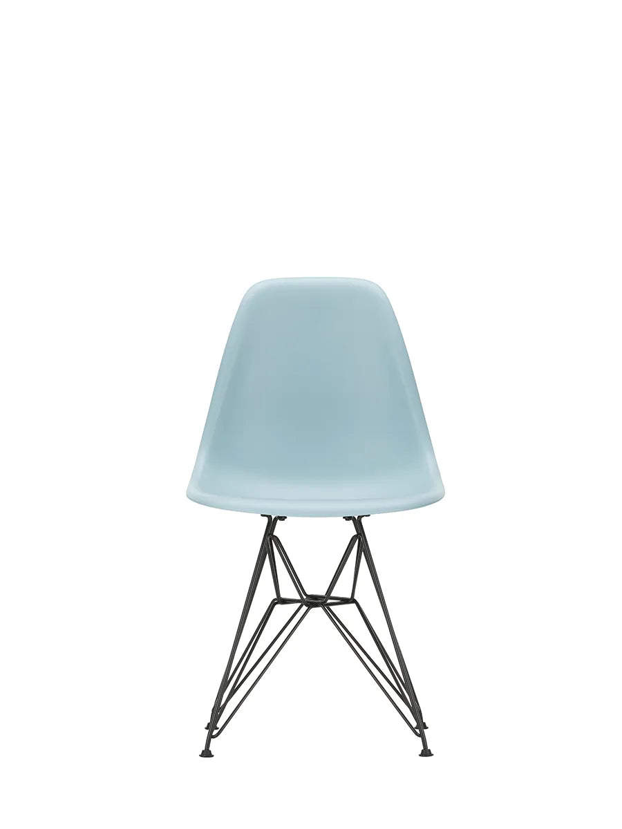Eames Plastic Side Chair DSR, svart pulverlackerad från Vitra - Ice grey - Jacobsen Plus