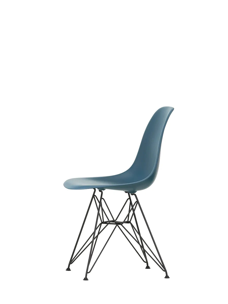 Eames Plastic Side Chair DSR, svart pulverlackerad från Vitra - 16 - Jacobsen Plus