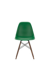 Eames Plastic Side Chair DSW, mörkbetsat lönnträ från Vitra - Emerald - Jacobsen Plus