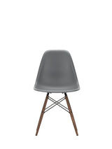 Eames Plastic Side Chair DSW, mörkbetsat lönnträ från Vitra - Granite grey - Jacobsen Plus