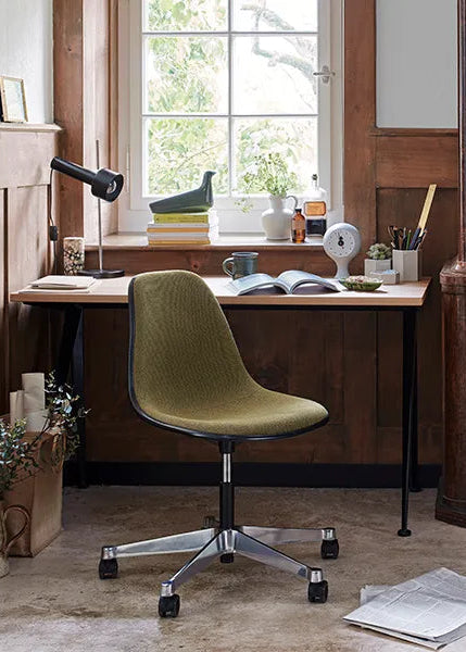 Eames Plastic Side Chair PSCC från Vitra - Mustard - Jacobsen Plus