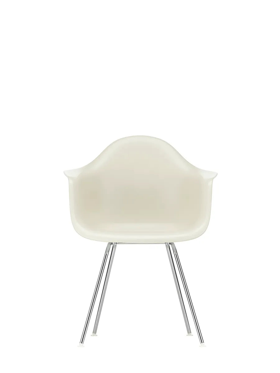 Eames Plastic Armchair DAX, förkromad från Vitra - Pebble - Jacobsen Plus
