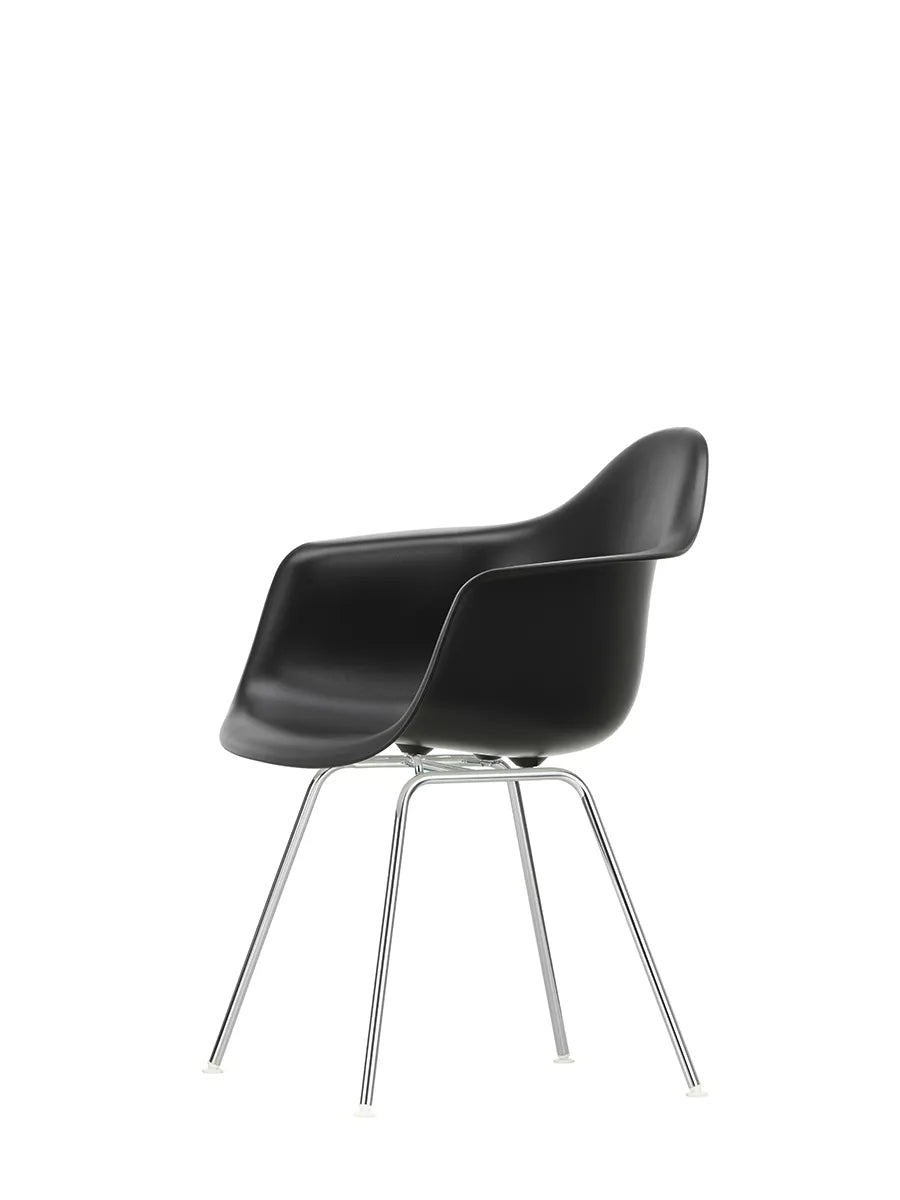 Eames Plastic Armchair DAX, förkromad från Vitra