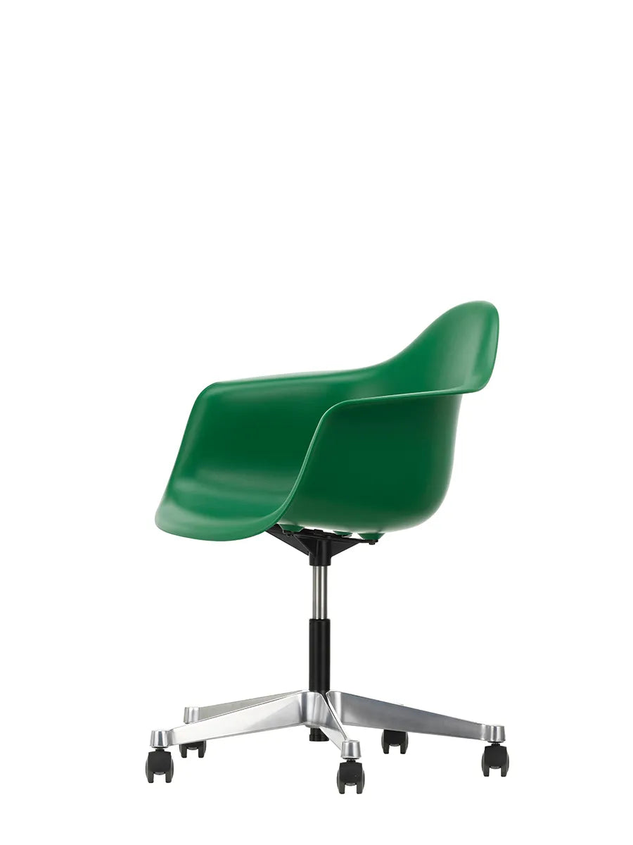 Eames Plastic Armchair PACC från Vitra