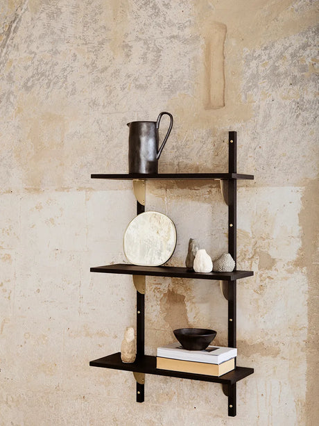 Sector Shelf T/N från Ferm Living - Ek m-messing - Jacobsen Plus