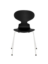 3101 Myren Stol lackad av Arne Jacobsen - Svart / Vit - Jacobsen Plus
